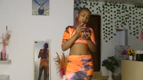 Snapshot of skyy_brown chatting on June 20, 1:41 am Bella online show from June 20, 1:41 am