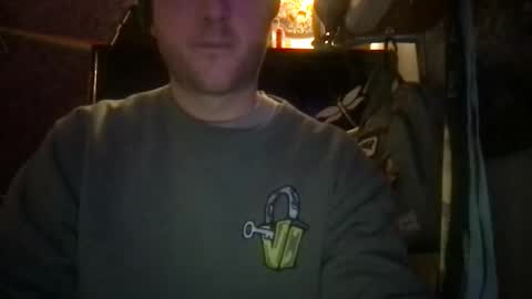 Snapshot of sleepymaneb chatting on February 23, 1:25 am sleepymaneb online show from February 23, 1:25 am