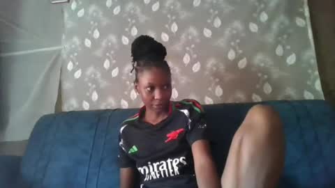 Snapshot of slim_girl01 chatting on July 2, 6:52 am slim_girl01 online show from July 2, 6:52 am