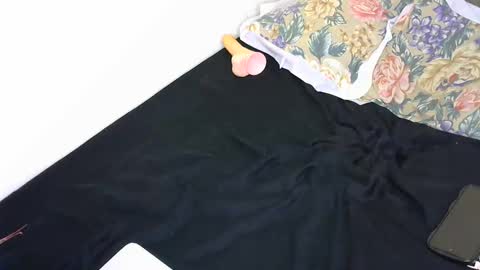 slim_me online show from April 10, 7:29 pm
