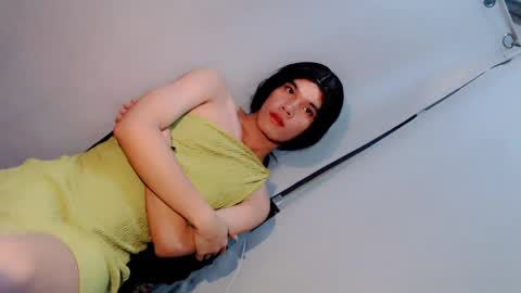 Snapshot of slim_nathalia chatting on April 22, 4:59 am slim_nathalia online show from April 22, 4:59 am