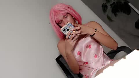 Snapshot of slim_nathalia chatting on April 28, 10:09 am slim_nathalia online show from April 28, 10:09 am