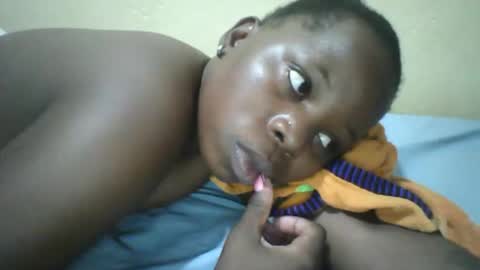 Snapshot of slim_petite_ebony chatting on May 16, 8:07 pm slim_petite_ebony online show from May 16, 8:07 pm