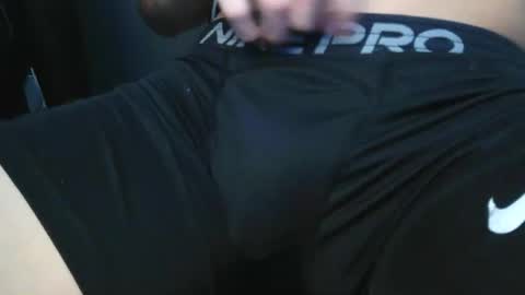 slimhungyvng online show from April 4, 11:57 pm
