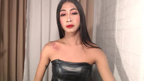 slimprettyjoira online show from June 30, 3:02 pm