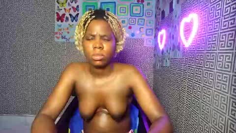 Snapshot of slimzyxdoll chatting on July 1, 3:41 am slimzyxdoll online show from July 1, 3:41 am