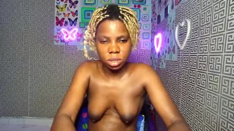 Snapshot of slimzyxdoll chatting on July 9, 11:09 pm slimzyxdoll online show from July 9, 11:09 pm