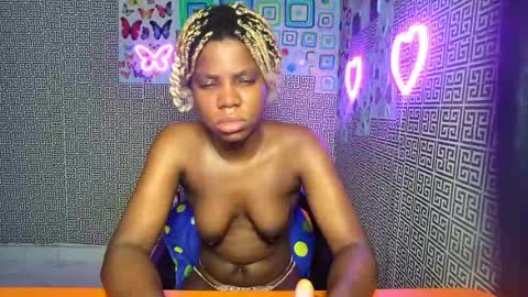 Snapshot of slimzyxdoll chatting on July 11, 8:00 pm slimzyxdoll online show from July 11, 8:00 pm