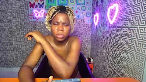 Snapshot of slimzyxdoll chatting on July 16, 11:22 pm slimzyxdoll online show from July 16, 11:22 pm
