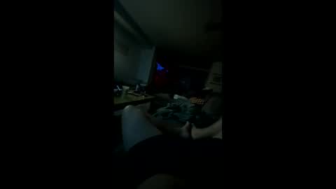 Snapshot of slipp3ry_wh3n_w3t chatting on March 6, 10:01 am slipp3ry_wh3n_w3t online show from March 6, 10:01 am