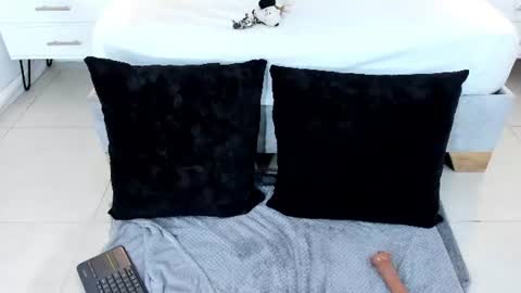 slut_milf_ online show from July 28, 8:23 pm