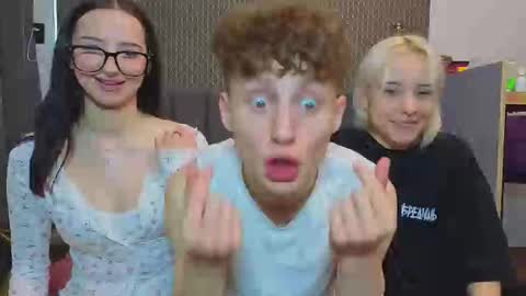 sluttsavage online show from April 18, 9:02 am