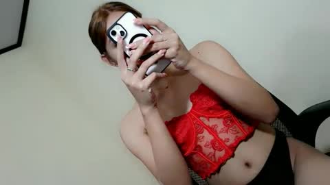 slutty_rose69 online show from April 16, 1:12 pm