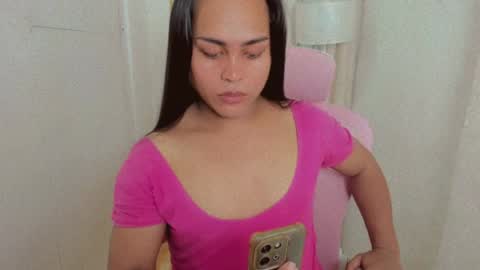 Snapshot of sluttyjaya chatting on July 19, 2:15 am sluttyjaya online show from July 19, 2:15 am
