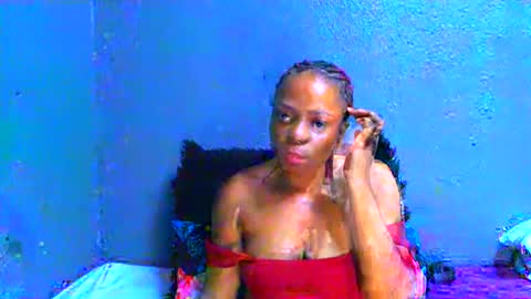 Snapshot of smallboobsxx chatting on June 29, 10:15 am smallboobsxx online show from June 29, 10:15 am