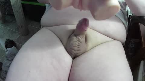 Snapshot of smallchubbers chatting on December 22, 1:46 am smallchubbers online show from December 22, 1:46 am