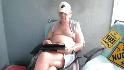 Snapshot of smallpenisbigtongue chatting on July 7, 3:16 pm Daddy online show from July 7, 3:16 pm