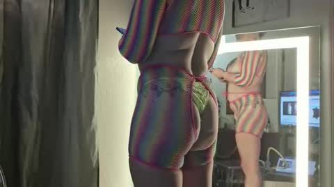 Snapshot of smashinganna916 chatting on February 16, 9:49 am smashinganna916 online show from February 16, 9:49 am