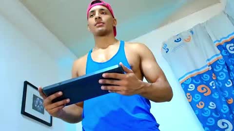 Snapshot of smith_fitness chatting on June 27, 3:28 pm Smith Fitness online show from June 27, 3:28 pm