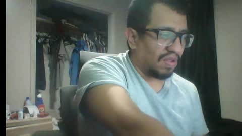 Snapshot of smoky47gxxx chatting on January 6, 1:20 am smoky47 online show from January 6, 1:20 am