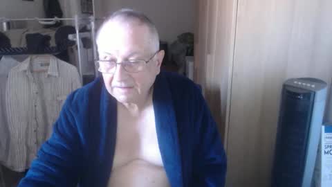 Snapshot of smoothmutton chatting on October 25, 9:17 am smoothmutton online show from October 25, 9:17 am