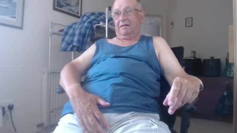 Snapshot of smoothmutton chatting on June 25, 12:09 pm smoothmutton online show from June 25, 12:09 pm