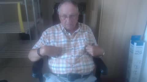 Snapshot of smoothmutton chatting on June 29, 2:06 pm smoothmutton online show from June 29, 2:06 pm