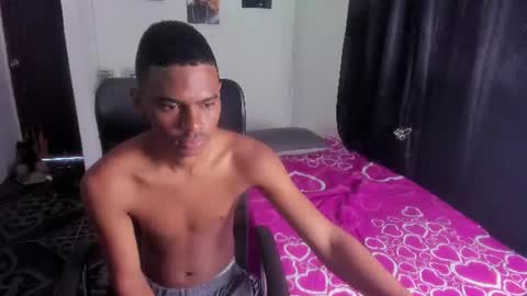snak_master1 online show from June 17, 1:01 pm