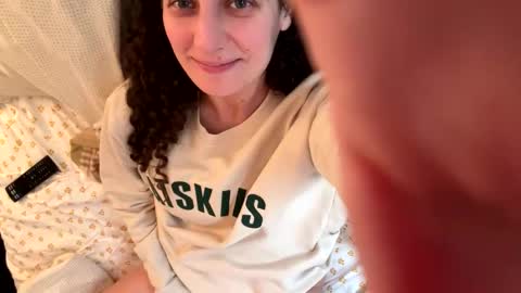 Snapshot of snarley33 chatting on November 16, 7:52 pm snarley33 online show from November 16, 7:52 pm