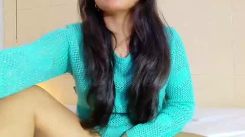 Snapshot of sneakyy_fantasy chatting on March 7, 3:51 am Hellen online show from March 7, 3:51 am