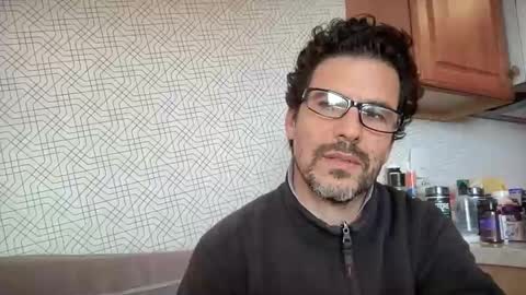 Snapshot of snfrisco76 chatting on April 6, 7:37 pm snfrisco76 online show from April 6, 7:37 pm