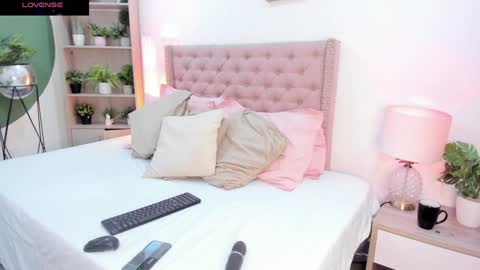 Snapshot of snooky_clintonn chatting on January 18, 4:31 pm Snooky clintonn online show from January 18, 4:31 pm