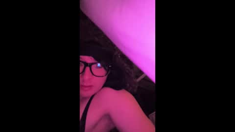 Snapshot of snowbhunniswirl chatting on March 26, 5:02 am SnowBhunni online show from March 26, 5:02 am