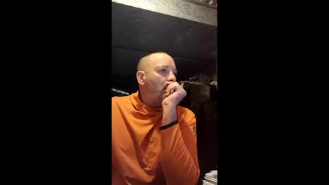 watchmecum online show from April 27, 5:00 pm