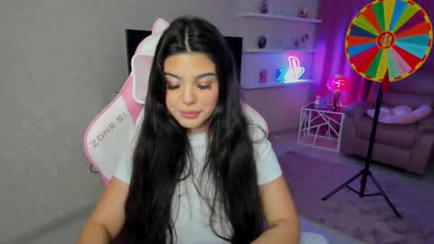 snowingwinter online show from December 5, 7:43 pm