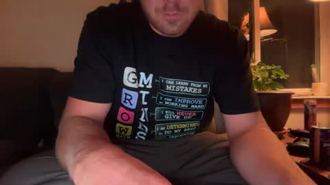 snowtrooper888 online show from July 27, 4:52 am
