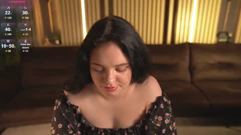 Snapshot of snowwhite_bella chatting on July 18, 7:17 pm snowwhite_bella online show from July 18, 7:17 pm