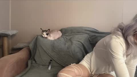 snowy_alice online show from November 15, 7:49 am