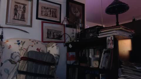 ImYourBitch online show from November 5, 5:18 am