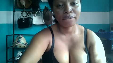 Snapshot of soayh89 chatting on July 7, 7:34 am soayh89 online show from July 7, 7:34 am