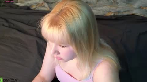 Soffa Mitchell online show from June 28, 1:22 am