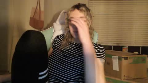 Lilytea online show from May 24, 6:18 am