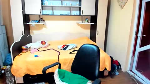 Snapshot of soffy_skye chatting on June 10, 5:18 am Soffy online show from June 10, 5:18 am