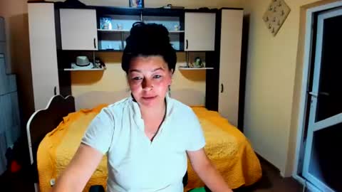 Snapshot of soffy_skye chatting on June 23, 4:54 am Soffy online show from June 23, 4:54 am