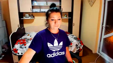 Snapshot of soffy_skye chatting on June 25, 5:07 am Soffy online show from June 25, 5:07 am