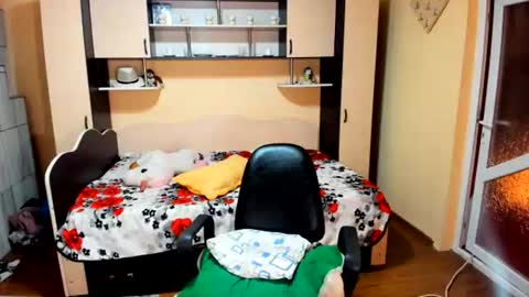 Snapshot of soffy_skye chatting on June 25, 5:12 am Soffy online show from June 25, 5:12 am