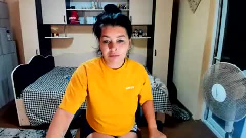 Snapshot of soffy_skye chatting on July 8, 4:28 am Soffy online show from July 8, 4:28 am