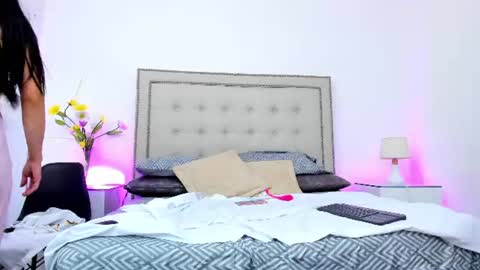 sofhyalove online show from August 1, 8:30 pm