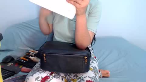 sofi rojas online show from November 24, 1:05 am