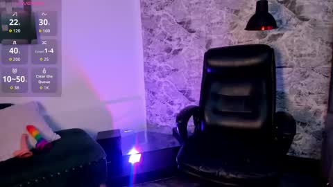 sofi_wiliiams2 online show from April 17, 7:06 pm